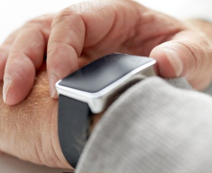 Smartwatch dla Seniorów: Technologia Pomocna w Codziennym Życiu
